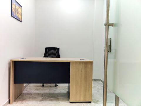 Commercial office with all